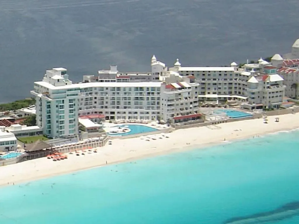 Cancun Plaza Condo Mexico