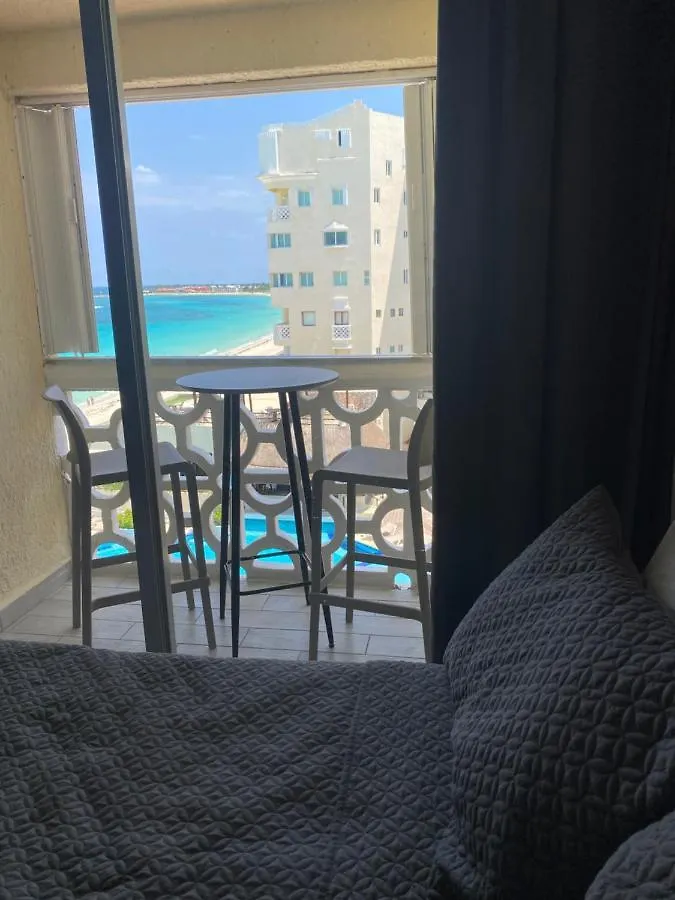Cancun Plaza Condo Mexico 0*,